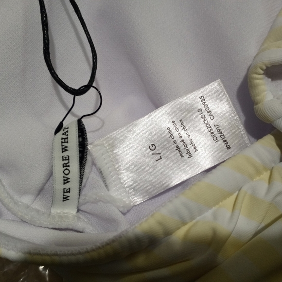 WeWoreWhat Bandeau Tie-Front One-Piece Swimsuit Size Large - Picture 5 of 5